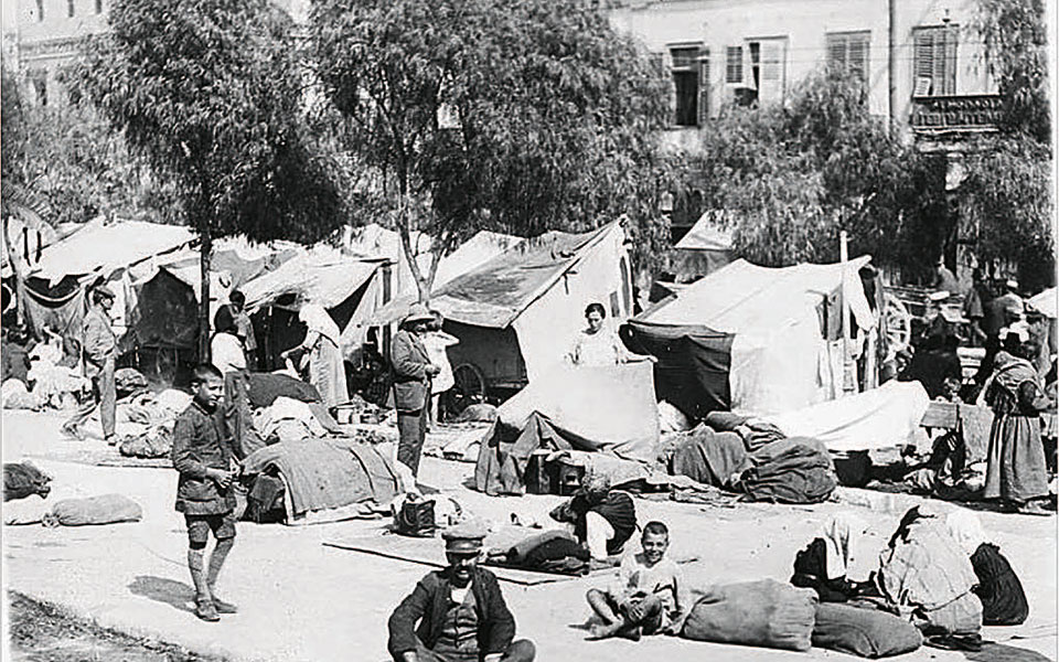 ΠΡΟΣΦΥΓΕΣ ΣΤΟ ΠΕΡΙΣΤΕΡΙ: ΑΠΟ ΤΗΝ ΕΥΗΜΕΡΙΑ ΤΗΣ ΣΜΥΡΝΗΣ ΣΤΟΝ "ΣΚΟΥΠΙΔΟΤΟΠΟ" ΤΩΝ ΑΘΗΝΑΙΩΝ